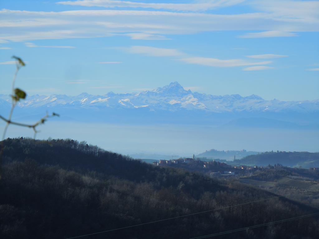 Da Ivana E Valter Apartment Monforte D'Alba Bagian luar foto